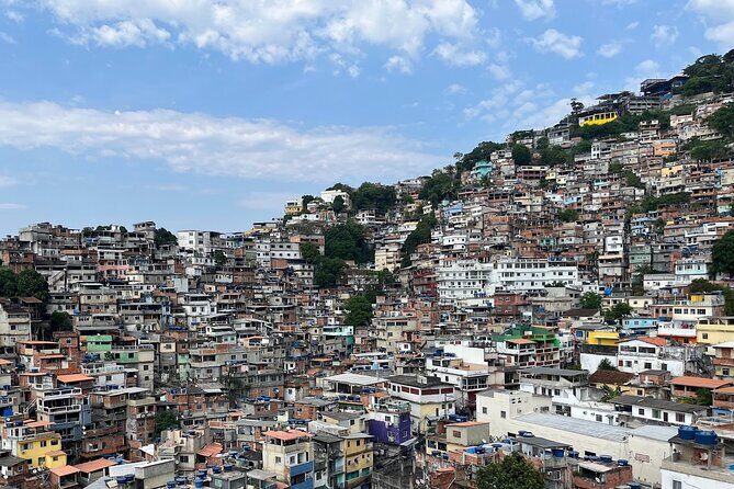 2h30 circuit in the Vidigal Favela - A local break in Vidigal with a view