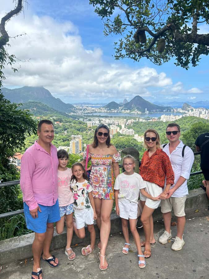 A Walk in the Rocinha Favela: Women Leading the Way - Social Projects and Donations: How to Help Without Making It Weird