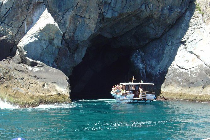Arraial do Cabo - Boat Trip Departure from Rio de Janeiro Lunch and Transport - How the day runs: 7:00 am pickup to Rio drop-off