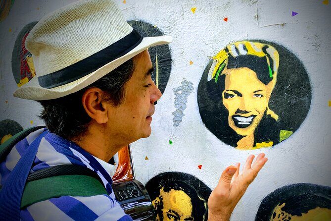 Bossa Nova Walking Tour - What makes the guide-musician pairing work