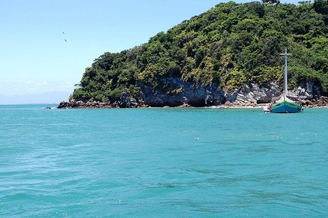 Buzios with Boat Tour and Lunch - Comfort, language, and the 50-person group size