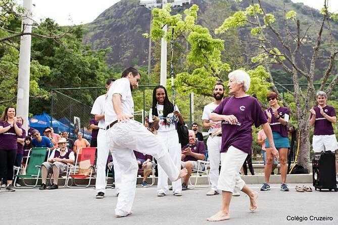 Capoeira Classes for Beginners in Rio de Janeiro - 1.5 hours of basics: warm-up, movements, and learning by doing