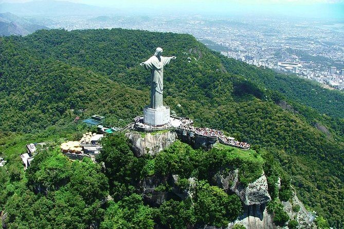 Christ the Redeemer & Sugarloaf: Rio City Tour with Lunch - Lunch buffet: what you get and how to manage expectations