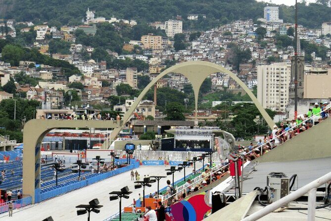 Cristo Redentor + City Tour: Transfers, Local Guide and Tickets. - The Metropolitan Cathedral: a quick cultural pause