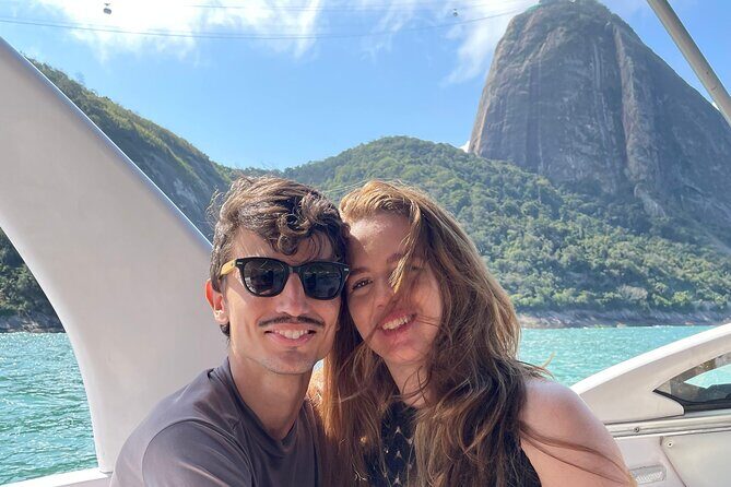 DE Lancha Tour in Rio DE Janeiro with Beer and Snacks - Sugarloaf Mountain Photo Stop: Quick, Scenic, and Worth It