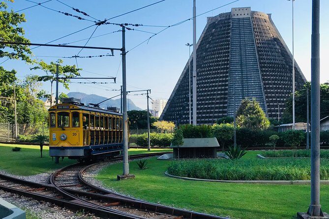 E-Scooter Ride: Lapa + Santa Teresa + Selaron Stairs - Parque das Ruínas Ruins Park: Culture Without the Time Crunch