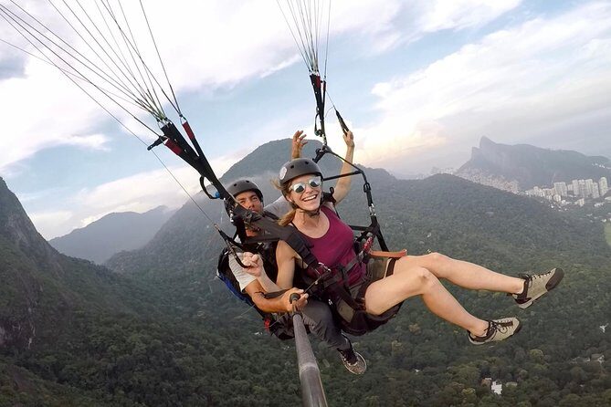 Experience Asa Delta or Parapente in the River - Praia de São Conrado: Landing, Video Delivery, and Phone Storage Reality