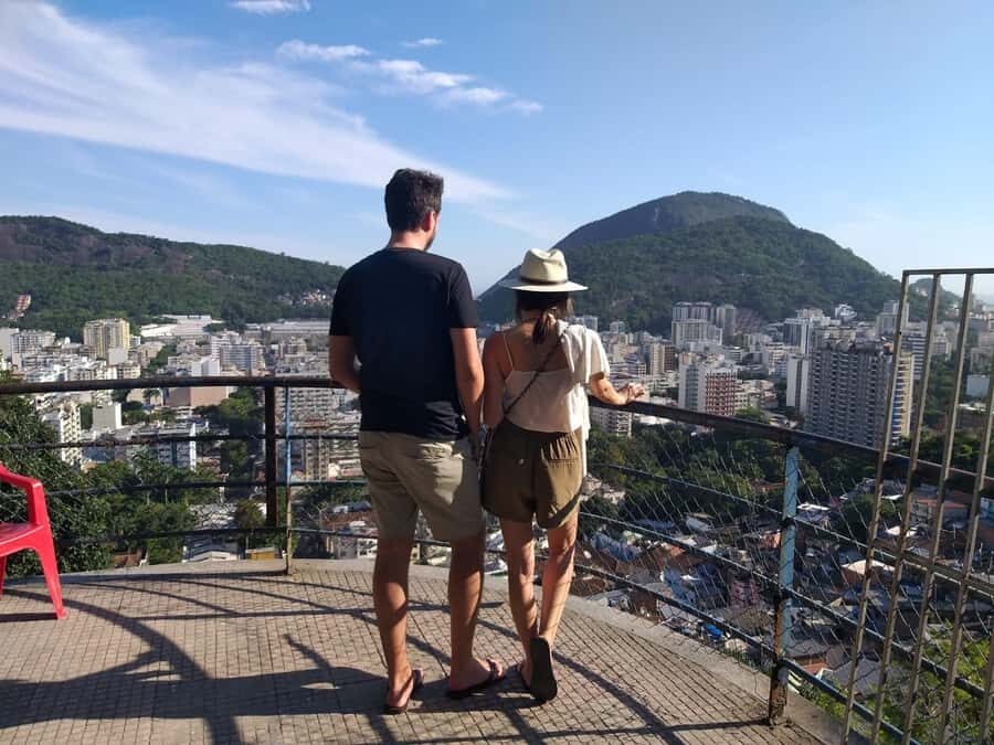 Favela Santa Marta: Walking Tour with local guide - What this Dona Marta walking tour really is (and isn’t)