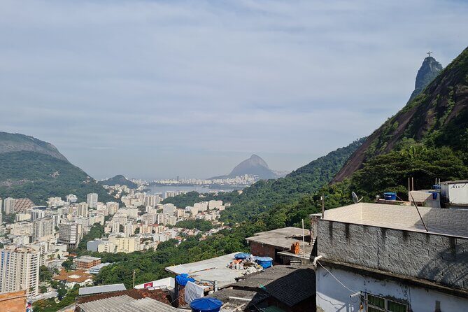 Favela tour Santa Marta with local guide - Safety, Ethics, and How to Handle the Stares and the Real World