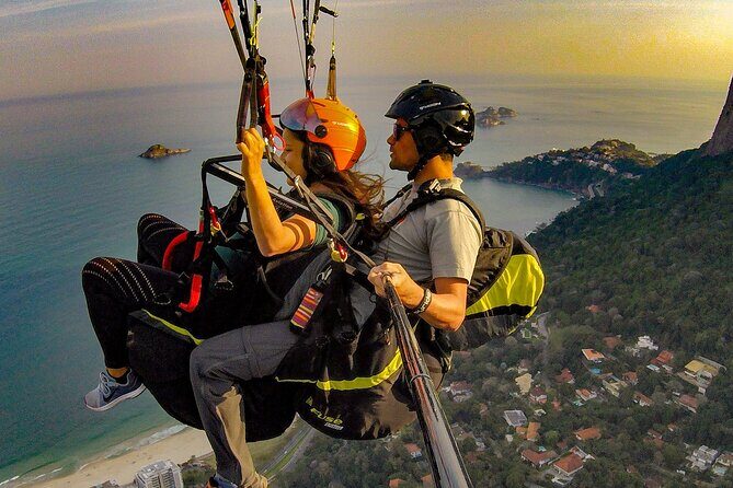Fly from Paragliding in Rio de Janeiro - The flight path highlights: Pedra da Gávea, Pepino Beach, and Rocinha from above