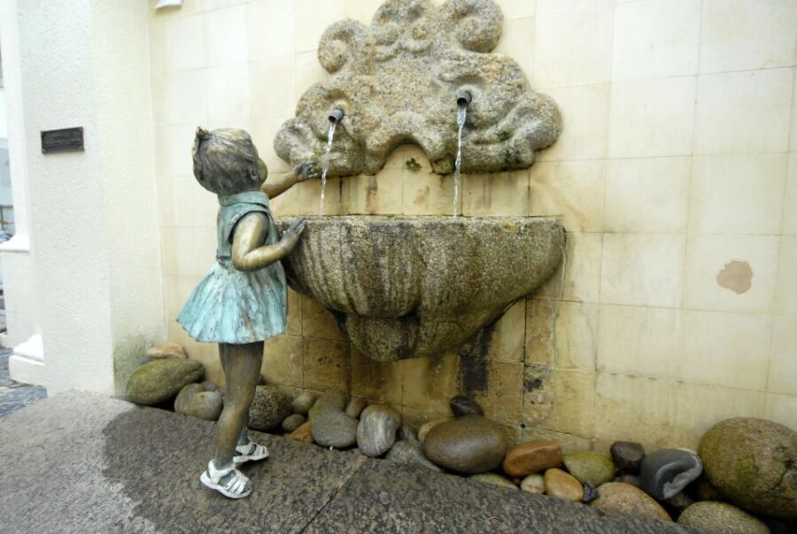 From Rio: Búzios with Boat Tour and Lunch - Orla Bardot and the Brigitte Bardot Statue: A Quick, Worth-It Walk
