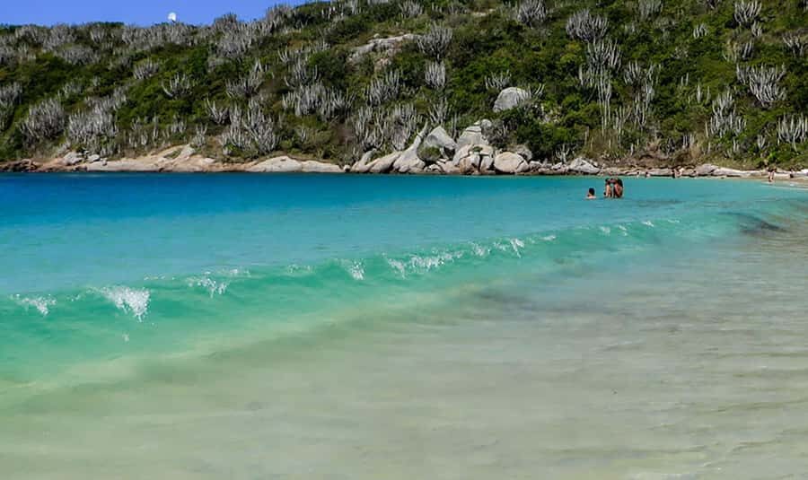 From Rio de Janeiro: Arraial do Cabo Island Day Trip - The land-guided stops: Praia do Forno and Ilha do Farol