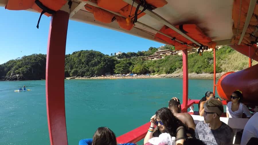 From Rio de Janeiro: Búzios Full-Day Boat Tour - Lunch in paradise: all-you-can-eat buffet and why the timing can surprise you