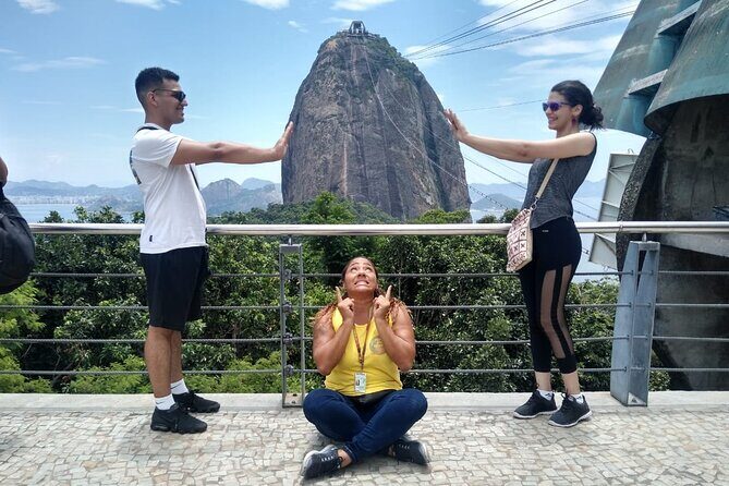Full-Day Rio de Janeiro Tour with Lunch from Barra da Tijuca - Selarón Steps and the Bellini Statue Stop: Quick Photos, Big Visual Payoff