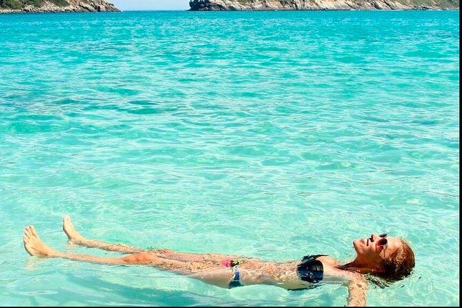 Full Day Tour to Angra dos Reis and Grand Island - Lagoa Azul: the best swim window on the itinerary