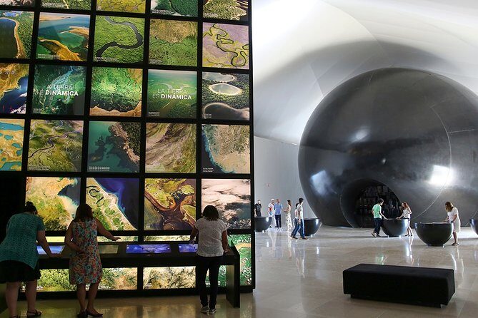 Guided Tour to the Museum of Tomorrow - Group size and the shared-tour vibe