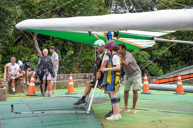 Hang Gliding in Rio de Janeiro - Fly with the best pilots ! - The mountain ride and the safety briefing you should actually pay attention to