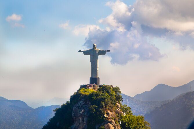 Helicopter Tour in Rio de Janeiro - 20 minutes - São Conrado, Pedra Bonita area, and the hang-gliding view