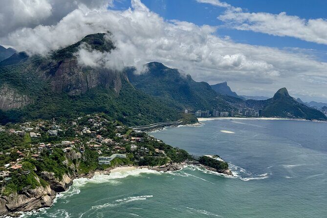 Helicopter Tour in Rio de Janeiro - Rocinha-style slum viewing: seeing the city’s full picture