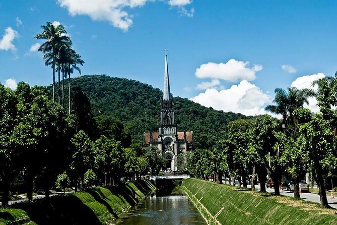 Imperial Petrópolis - Historic Tour + Teresa Street and Lunch - Guides and Group Size: Why People Remember the Human Touch