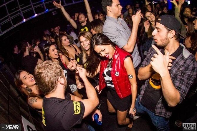 Lapa – Night Life Tour in Rio - The music mix: samba, Brazilian funk, and Latin night energy