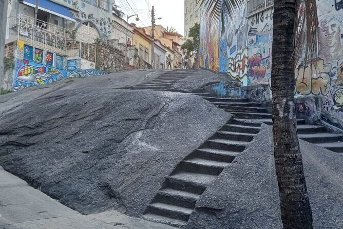 Little Africa: Historical & Heritage Tour of Rio de Janeiro - Burial places that shift your understanding fast