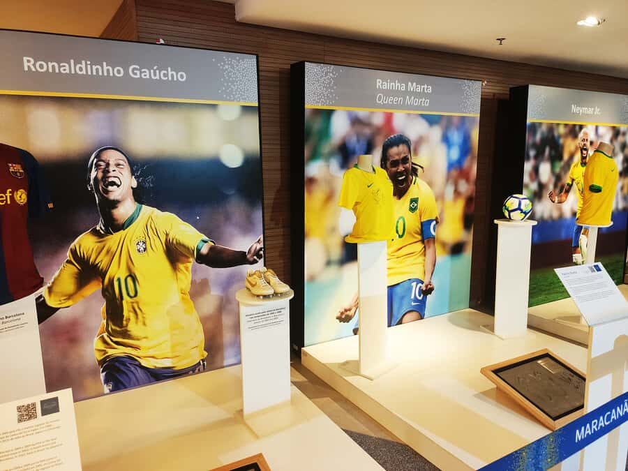 Maracana Stadium - Behind the Scenes Tour - Locker room zone, warm-up room, and the pitch: the stops football fans actually want