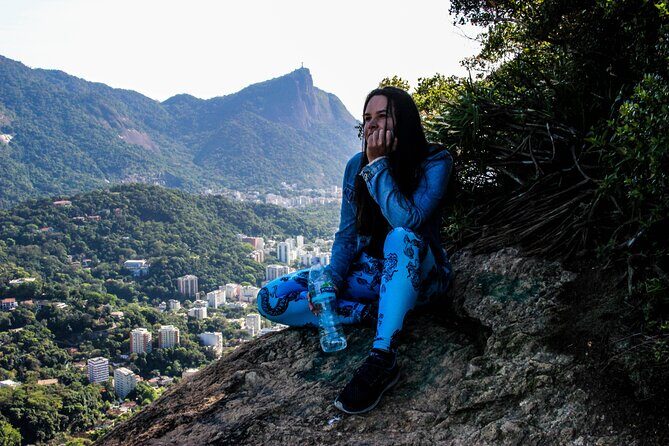 Morro Dois Irmãos Hikking + Vidigal Favela Tour - Morro Dois Irmãos: the climb to 533m and the payoff views