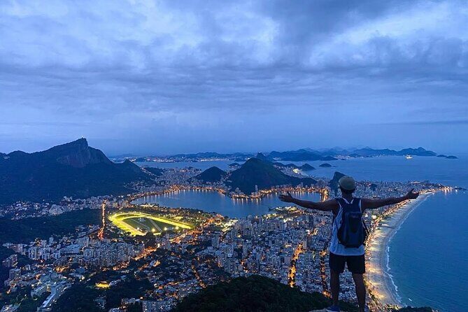 Morro Two Brothers Trail, during the day and sunset in Vidigal - Photos and optional drone: how to get better results without extra hassle