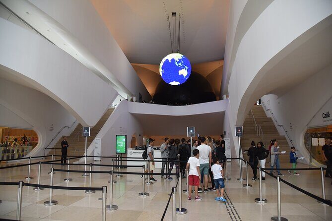 Museum of Tomorrow, AquaRio & Olympic Boulevard in Rio de Janeiro - A Rio morning that hits the right mix of ocean and future tech
