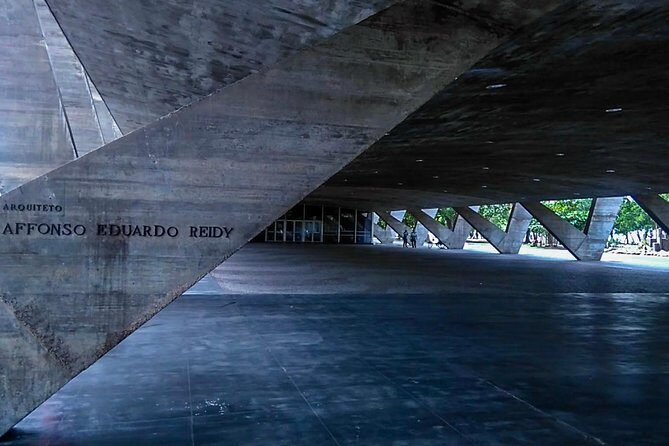Museums of Modern and Contemporary Art in Rio and Niteroi - What to Pack and How to Dress for a 2 pm Museum Start