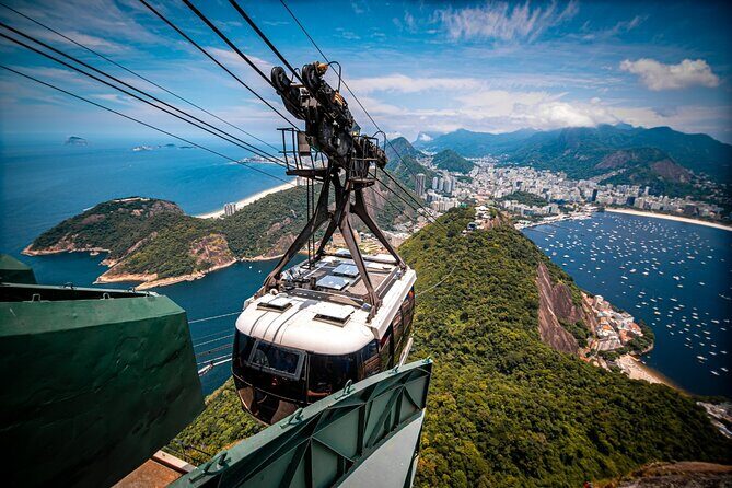 One Day Tour in Rio: Christ, Sugar Bread, Lunch and City Tour - Corcovado and Christ the Redeemer: When the Clouds Behave