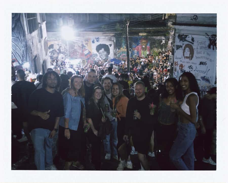 Pedra do Sal: Live Samba Night with Local Guide & Drink - Meeting at R. Sacadura Cabral: the yellow booth plan
