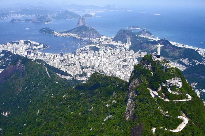 Private 45 min Helicopter Tour in Rio de Janeiro for 3 people - Pilot communication and English: how to manage expectations