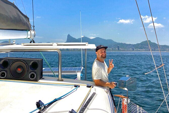 Private Tour with Churrasco in Vela Catamaran - Velas do Rio - Copacabana and Leme: classic coastline, short and scenic