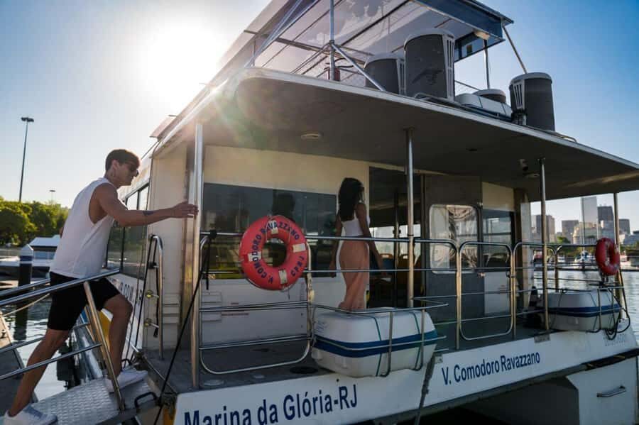 Rio: Boat Tour of Guanabara Bay - The Return Leg: Old Urca Casino and Flamengo Beach Views