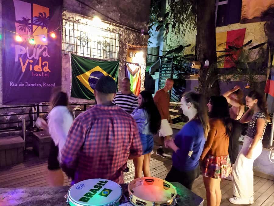 Rio: Caipirinha Workshop and Samba Class - Samba class with pros: pacing, steps, and what “beginner-friendly” really means