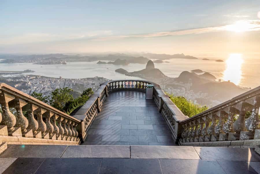 Rio: Christ the Redeemer Early Access and Sugarloaf - Full-Day Option: Downtown Rio and Escadaria Selarón