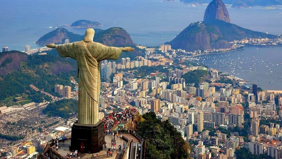 Rio: Christ The Redeemer Half Day Tour With Pick up - Guide Tangol, photo work, and a clear warning about pickup