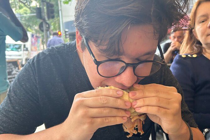 Rio: Copacabana Food Tour with 7 Tastings and Local Flavors - Avenida Atlântica Landmarks: Coconut, Copacabana Palace, and the Bossa Nova Spot