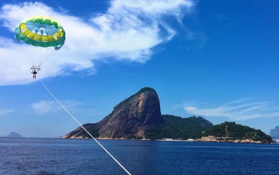Rio de Janeiro: 2-Hour Boat Trip with Parasailing - The plan on the water: choosing the best launch spot