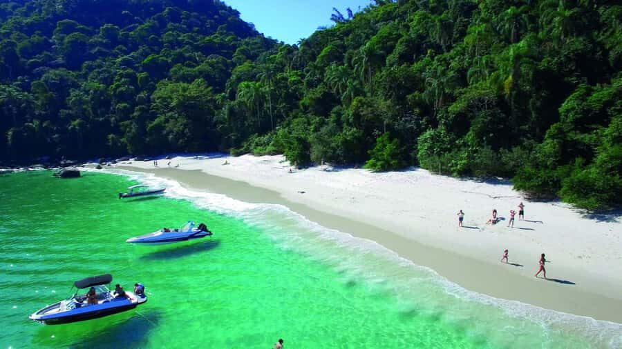 Rio de Janeiro: Angra dos Reis and Ilha Grande Full-Day Tour - The Guides: What Makes the Day Feel Fun Instead of Just Packed