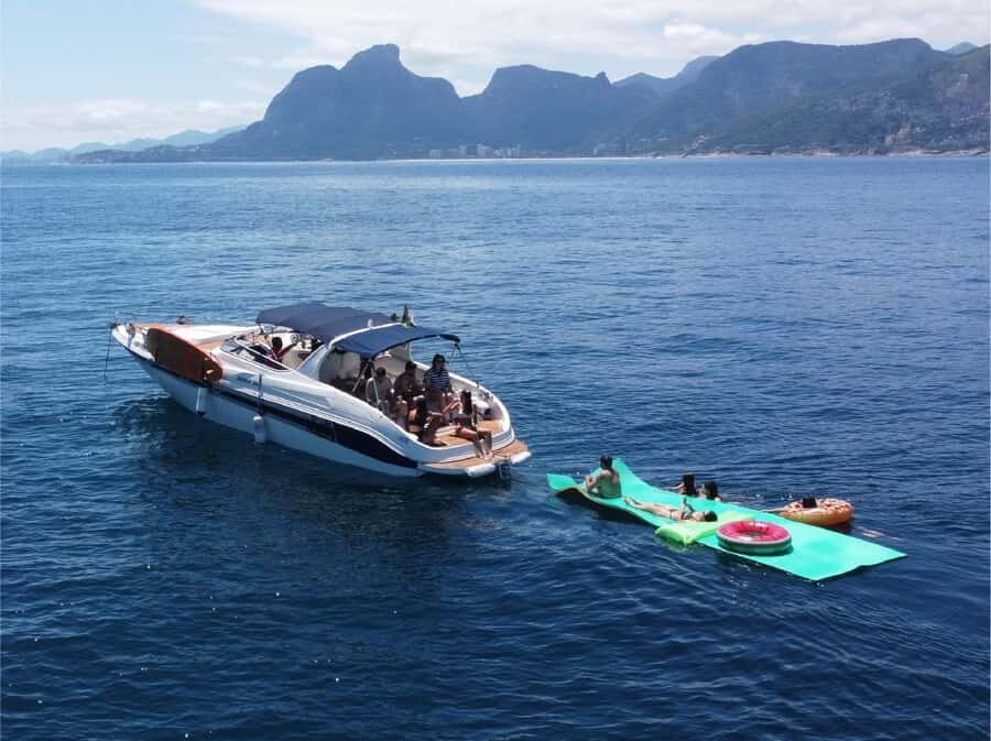 Rio de Janeiro: Boat Tour - Sunset with Beer - Santos Dumont Airport and final cruising passes back to Urca