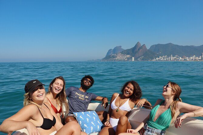 Rio de Janeiro: Boat Tour with Beer! - The Urca pass-by: your warm-up before the big sights
