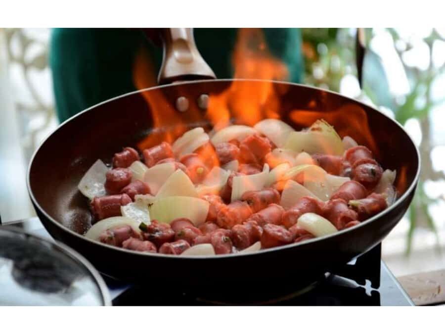 Rio de Janeiro: Brazilian Cooking Class in Rio de Janeiro - Moqueca vs Feijoada: How the Day Changes the Story