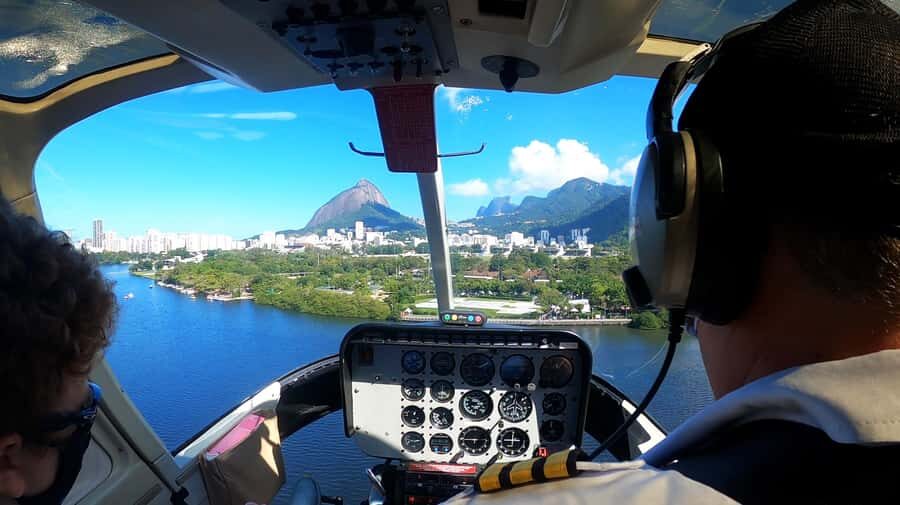 Rio de Janeiro by Air: 10-Minute Helicopter Tour - From Above the Christ the Redeemer Area: The Loop Effect