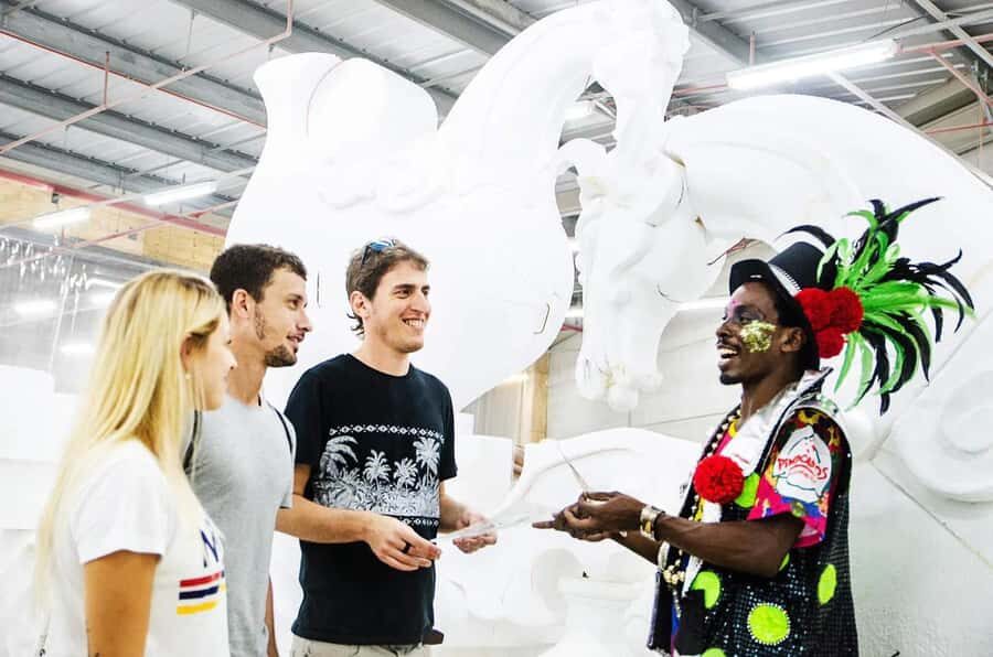 Rio de Janeiro: Carnaval Backstage Tour and Samba Class - Costume Try-On and Photo Tips That Work