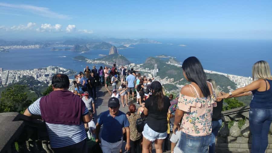 Rio de Janeiro: Christ, Selaron Steps, and Tijuca Park Tour - Centro essentials: Maracanã, Municipal Theater, and the Cathedral inside
