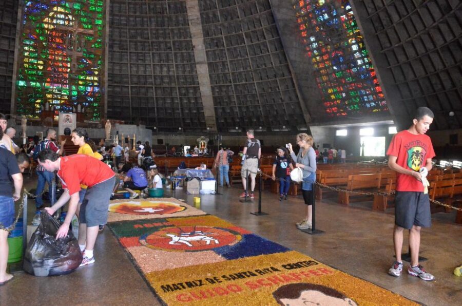 Rio de Janeiro: City Sightseeing Full Day Tour - Christ the Redeemer: the big view with the right kind of help