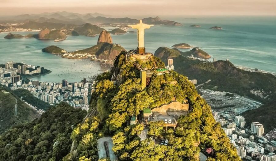 Rio de Janeiro: City Sightseeing Full Day Tour - Sugarloaf Mountain: cable car ticket included, views in motion